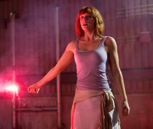 Jurassic World : Bryce Dallas Howard sur une image extraite du film