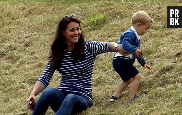 Kate Middleton et le Prince George pendant un match de polo de charité, le 14 juin 2015