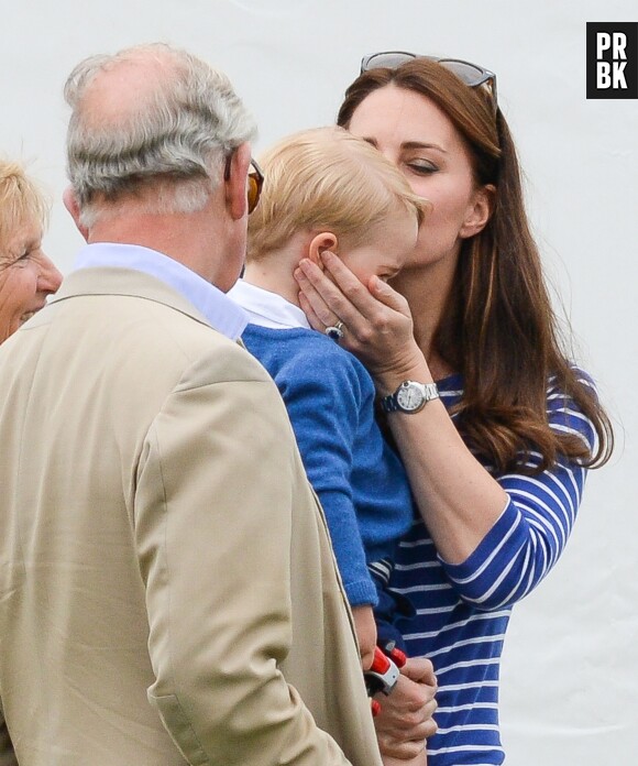 Kate Middleton et le Prince George pendant un match de polo de charité, le 14 juin 2015