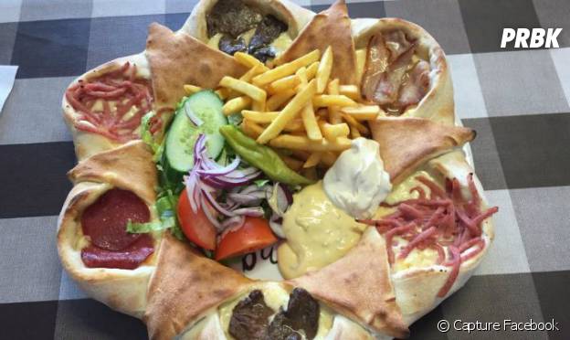 Une photo de la pizza Vulkan