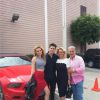 Bella Thorne et Gregg Sulkin en couple posent avec les parents du beau-gosse