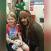 Johnny Depp, un acteur au grand coeur : il a rendu visite à des enfants malade, en Australie, le 7 juillet 2015