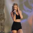 Taylor Swift très sexy lors de son concert à Londres, le 27 juin 2015