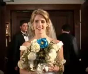 Emily Bett Rickards dans le clip "Never gonna be alone" de Nickelback