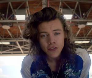 One Direction : Harry Styles dans le clip de Drag Me Down