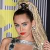 Miley Cyrus sur le tapis rouge des MTV Video Music Awards 2015