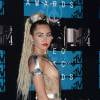 Miley Cyrus a opté pour une tenue légère aux MTV Video Music Awards 2015
