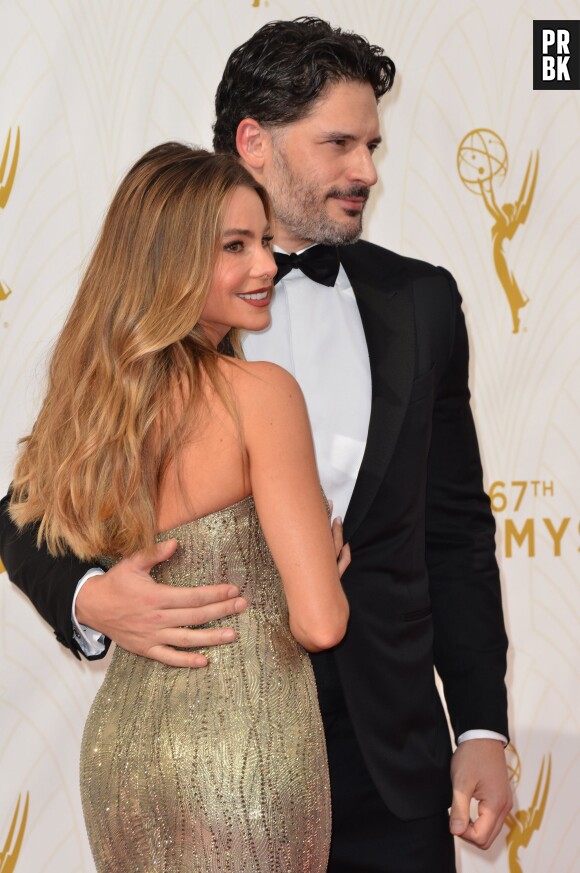 Sofia Vergara et Joe Manganiello sur le tapis rouge des Emmy Awards, le 20 septembre 2015