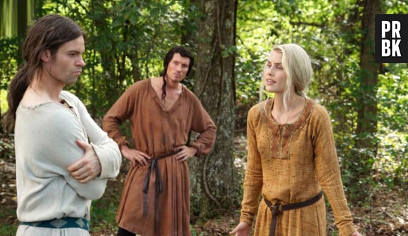 The Originals saison 3, épisode 1 : Daniel Gillies (Elijah), Casper Zafer (Finn) et Claire Holt (Rebekah) dans un flashback