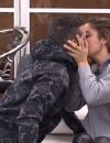 Loïc et Coralie (Secret Story 9) s'embrassent dans la quotidienne du 6 octobre 2015, sur NT1
