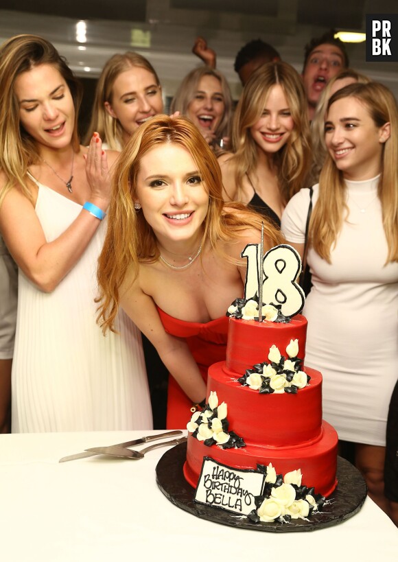 Bella Thorne à sa soirée d'anniversaire des 18 ans, le 10 octobre 2015 à Los Angeles