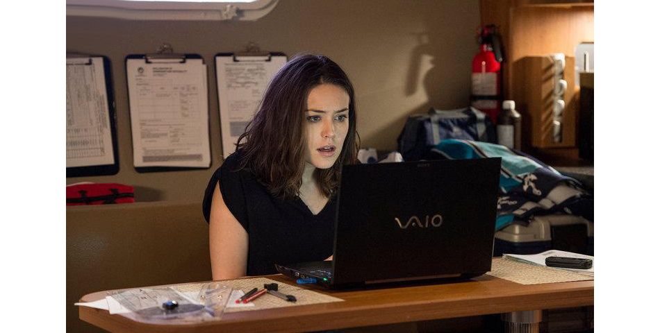Blacklist saison 2 : Megan Boone sur une photo