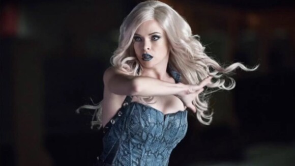 Flash saison 2 : Caitlin Snow se dévoile en Killer Frost, la nouvelle grande méchante