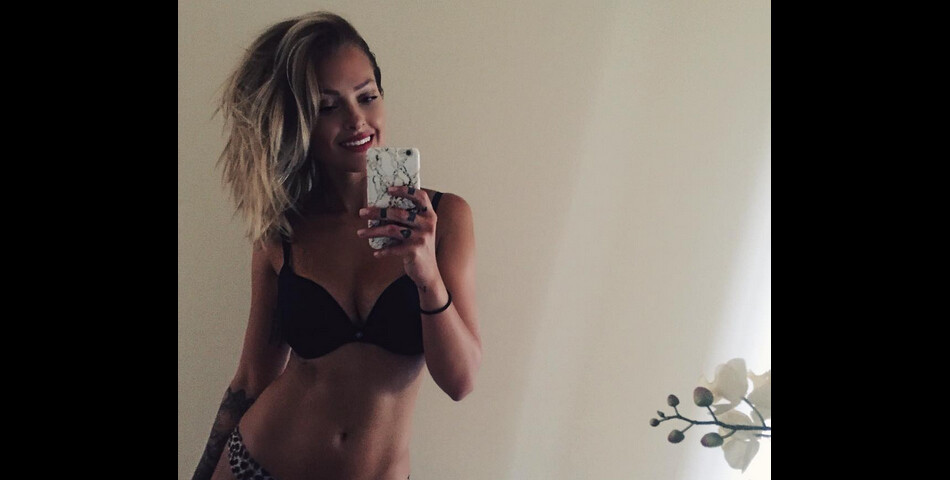 Caroline Receveur sexy sur Instagram