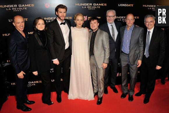 L'équipe du film à l'avant-première de Hunger Games 4 à Paris le 9 novembre 2015