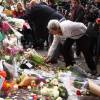 Attentats à Paris : les Parisiens se recueillent près du Bataclan