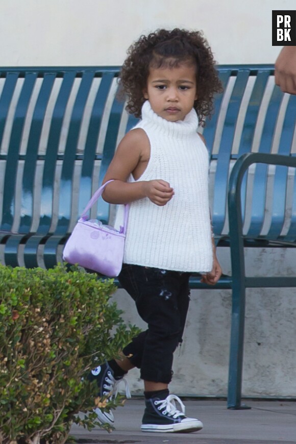 North West : la fille de Kim Kardashian et de Kanye West dans les rues de Los Angeles, le 18 novembre 2015