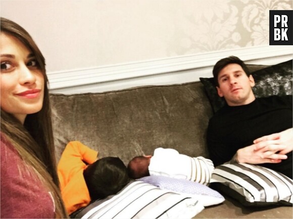Lionel Messi et sa femme posent avec leurs fils Thiago et Mateo sur Instagram