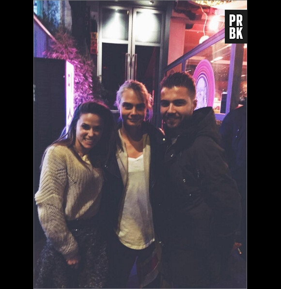 Capucine Anav et Antoni Ruiz posent avec Cara Delevingne à Paris le lundi 4 janvier 2016