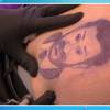 Julien Lepers : son tatouage du portrait de Cyril Hanouna sur sa fesse