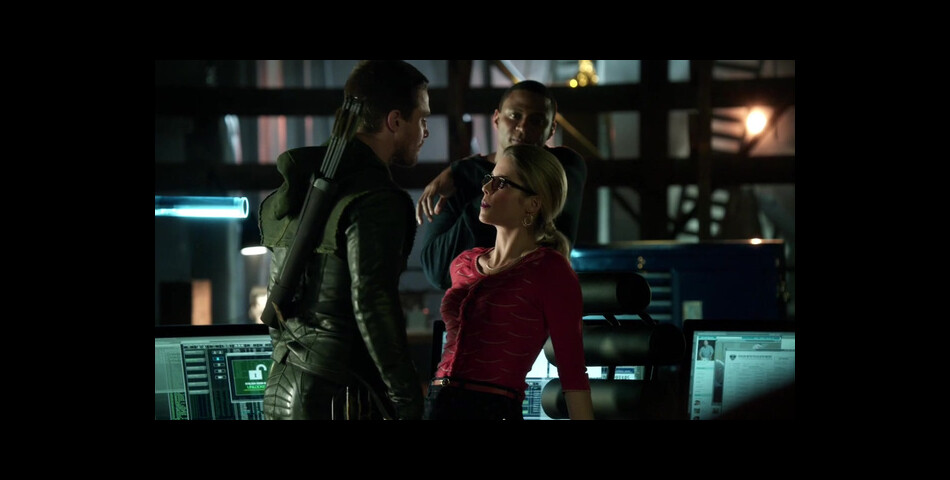  Arrow saison 3 : Oliver et Felicity se seraient embrassés 