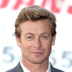 Simon Baker : barbe et cheveux longs, il a changé depuis la fin de Mentalist