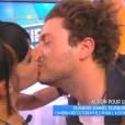 Kev Adams embrasse Erika Moulet dans TPMP