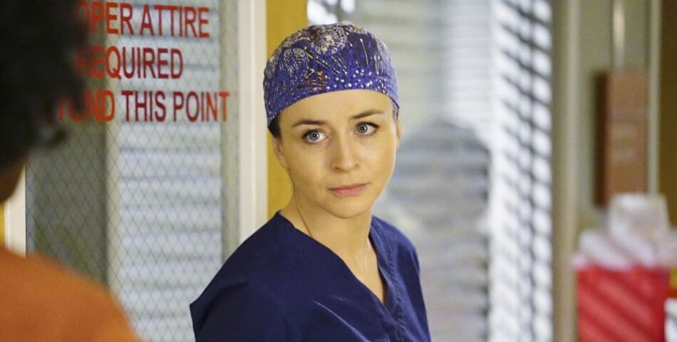 Grey&#039;s Anatomy saison 12, épisode 21 : Amelia (Caterina Scorsone) sur une photo