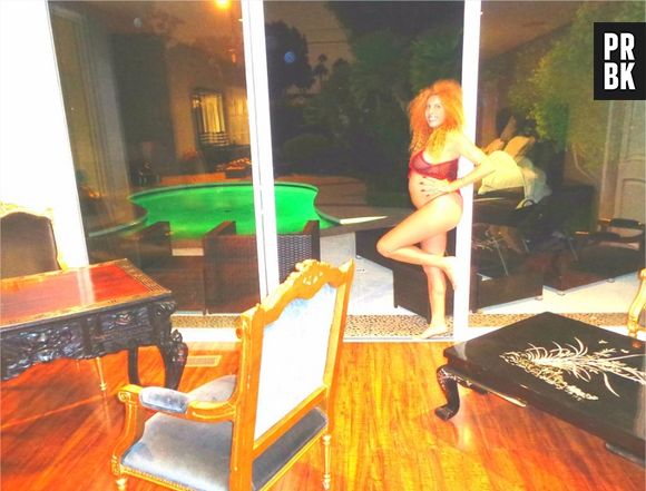 Afida Turner annonce être enceinte sur Twitter le 15 mai 2016