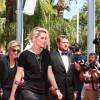 Kristen Stewart accompagnée d'Alicia Cargile sur le tapis rouge de American Honey le 15 mai 2016 au Festival de Cannes