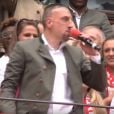 Quand Franck Ribery chante "Aux Champs-Elysées", ce moment gênant...