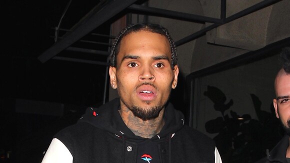 Chris Brown : insultée, son attachée presse démissionne et balance sur le chanteur !