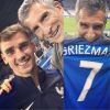 Antoine Griezmann et Nagui après le match France-Islande le 3 juillet 2016