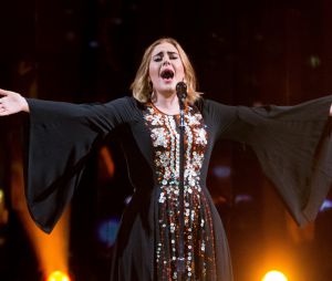 Adele malade et sans maquillage, elle s'excuse de devoir annuler son concert de ce mercredi 17 août 2016 à Phoenix