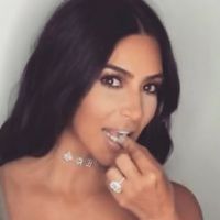 Kim Kardashian piège les paparazzi... avec son sosie très sexy