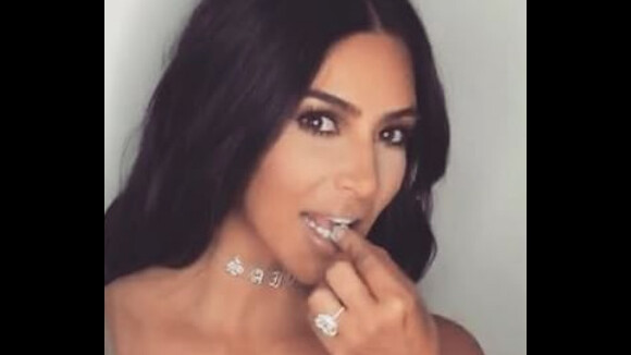 Kim Kardashian piège les paparazzi... avec son sosie très sexy