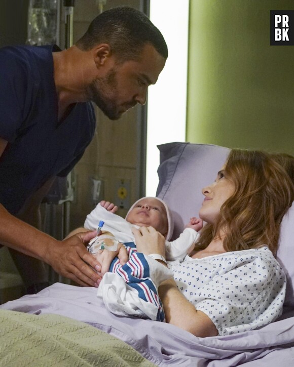 Grey's Anatomy saison 13 : April (Sarah Drew), Jackson (Jesse Williams) et leur bébé sur une photo de l'épisode 1