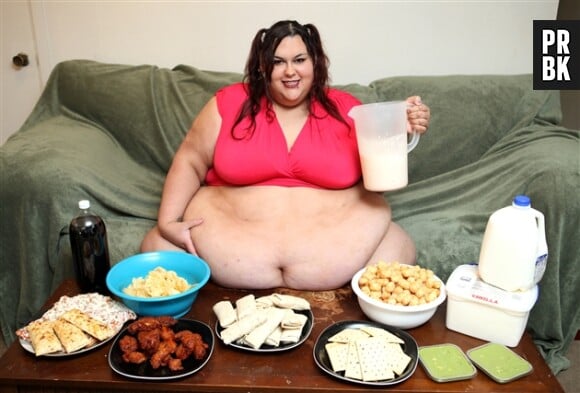 A 27 ans, Monica Riley est un mannequin obèse de 27 ans qui pèse 317 kilos... et veut en atteindre 450 !