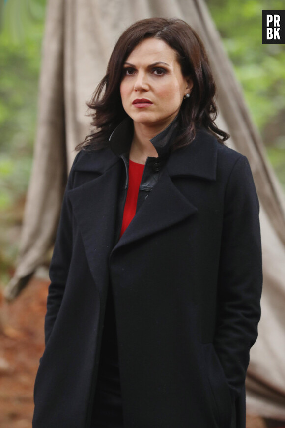 Once Upon a Time saison 6, épisode 1 : Regina (Lana Parrilla) sur une photo