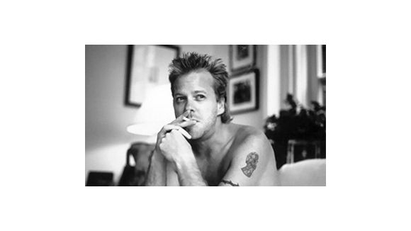Kiefer Sutherland fait sa promo en robe !