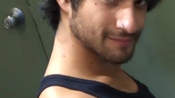 Tyler Posey (Teen Wolf) dévoile son nouveau tatouage et c'est stylé