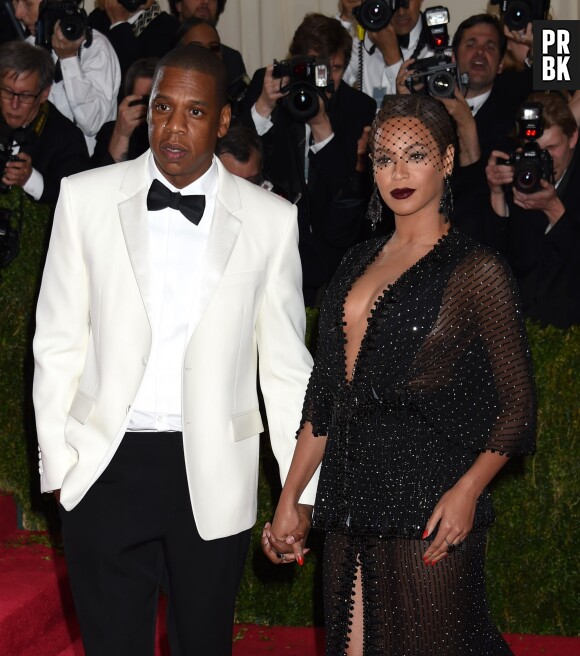 Beyoncé et Jay-Z en guerre contre Kanye West et Kim Kardashian ? Ils penseraient que Kanye est "fou".