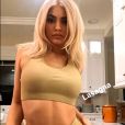 Kylie Jenner cuisine des lasagnes en sous-vêtements : la vidéo sexy et WTF est sur Snapchat !