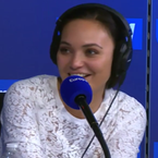 Valérie Bègue divorcée de Camille Lacourt : un nouveau mec ? Elle prend "toutes les candidatures"