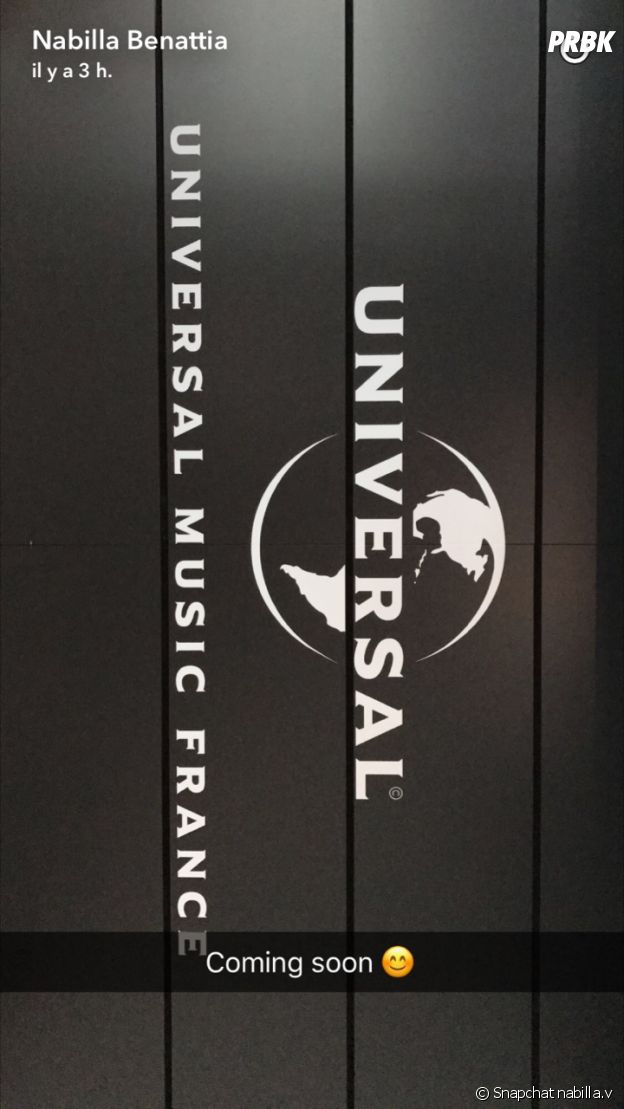 Nabilla Benattia s'est rendue chez Universal Music France