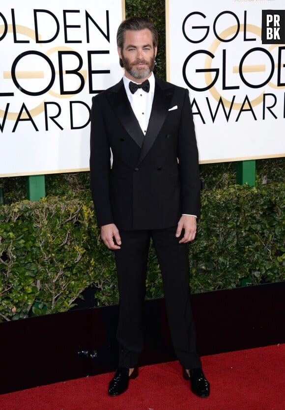 Chris Pine sur le tapis-rouge des Golden Globes 2017 le 8 janvier à Los Angeles