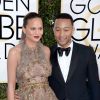 John Legend et Chrissy Tygen sur le tapis-rouge des Golden Globes 2017 le 8 janvier à Los Angeles