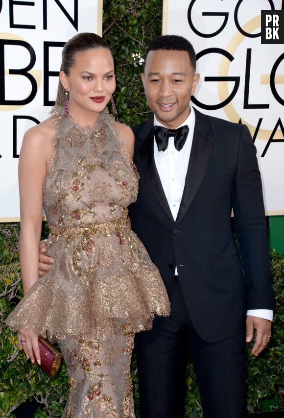 John Legend et Chrissy Tygen sur le tapis-rouge des Golden Globes 2017 le 8 janvier à Los Angeles