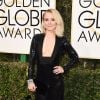 Kristen Bell sur le tapis-rouge des Golden Globes 2017 le 8 janvier à Los Angeles