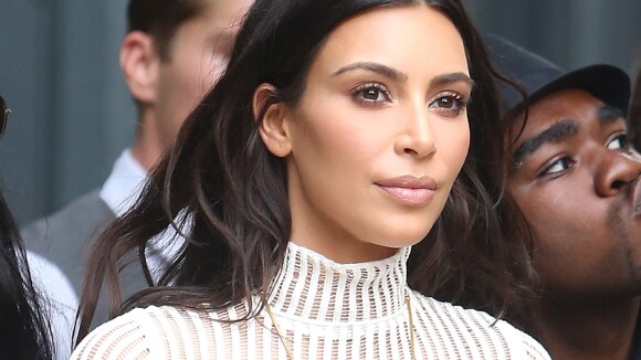 Kim Kardashian de retour à Paris pour identifier ses agresseurs ? Ses soeurs devraient l'accompagner